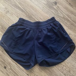 Size 4 tall lululemon hotty hot shorts